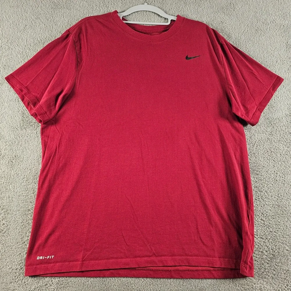Nike Dri-FIT Mens XL Red Short Sleeve Athletic Training T-Shirt Swoosh Logo